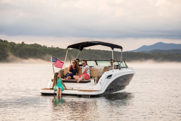 Making family memories aboard your Sea Ray.