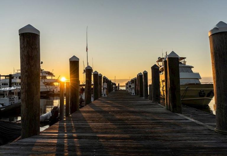 Evening is special in Jamestown.