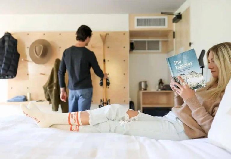 Tata Lodge couple relaxing 768x528