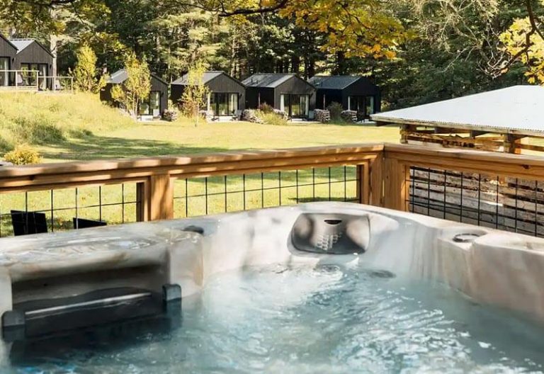 Tata Lodge hottub 768x528