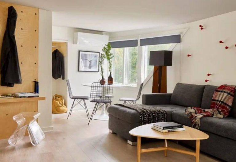 Tata Lodge living room 768x528