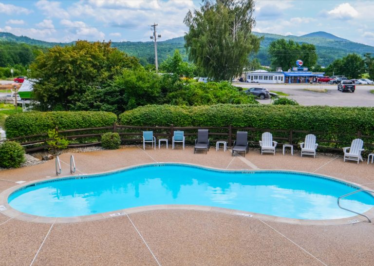 Outdoor Pool 768x546